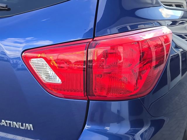 Used 2019 Nissan Pathfinder Platinum image 8