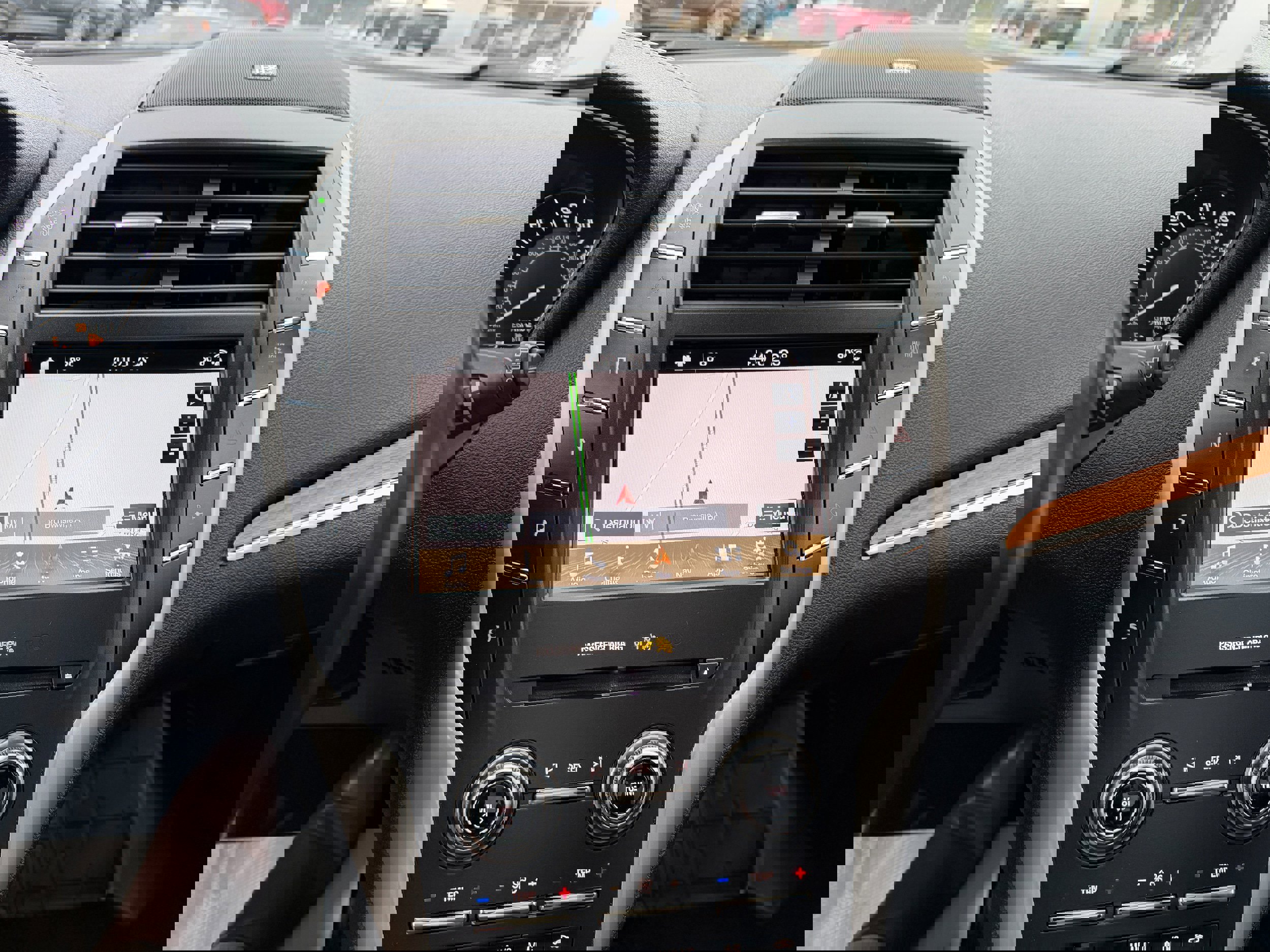 Used 2019 Lincoln MKC Reserve image 26