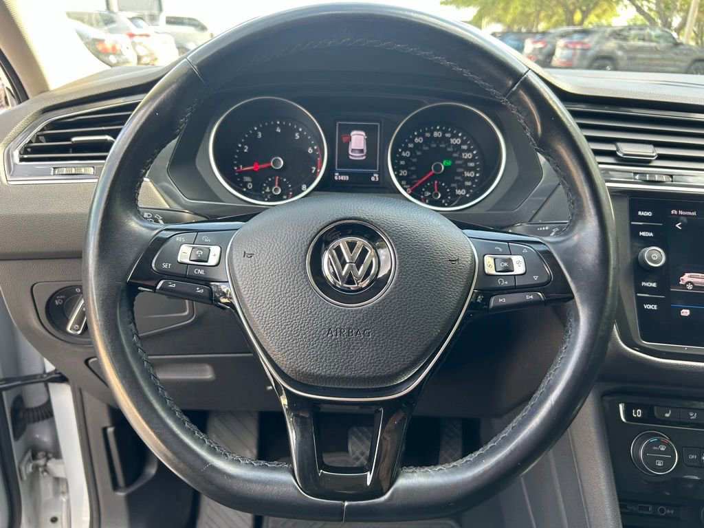 Used 2018 Volkswagen Tiguan SEL w/ 3rd Row Seat Package AWD/4WD image 23
