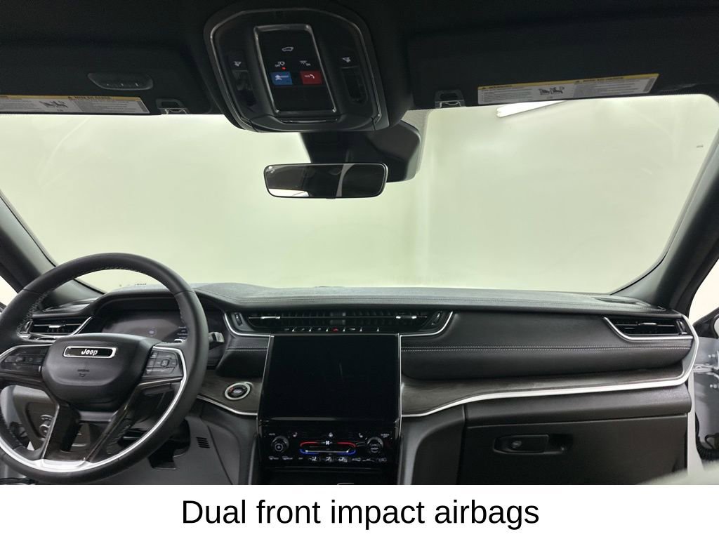 Used 2025 Jeep Grand Cherokee Limited image 24