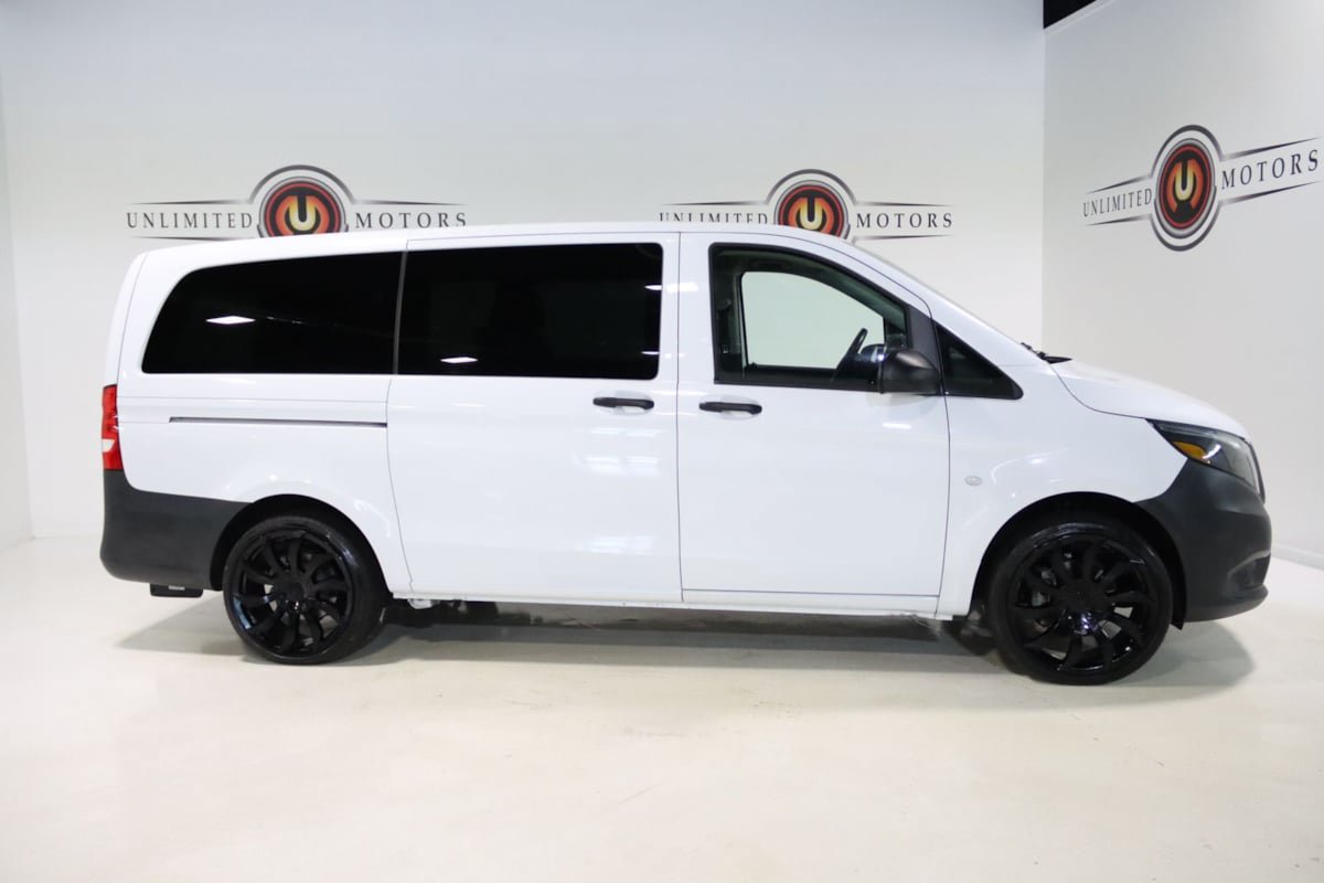Used 2023 Mercedes-Benz Metris Passenger image 31