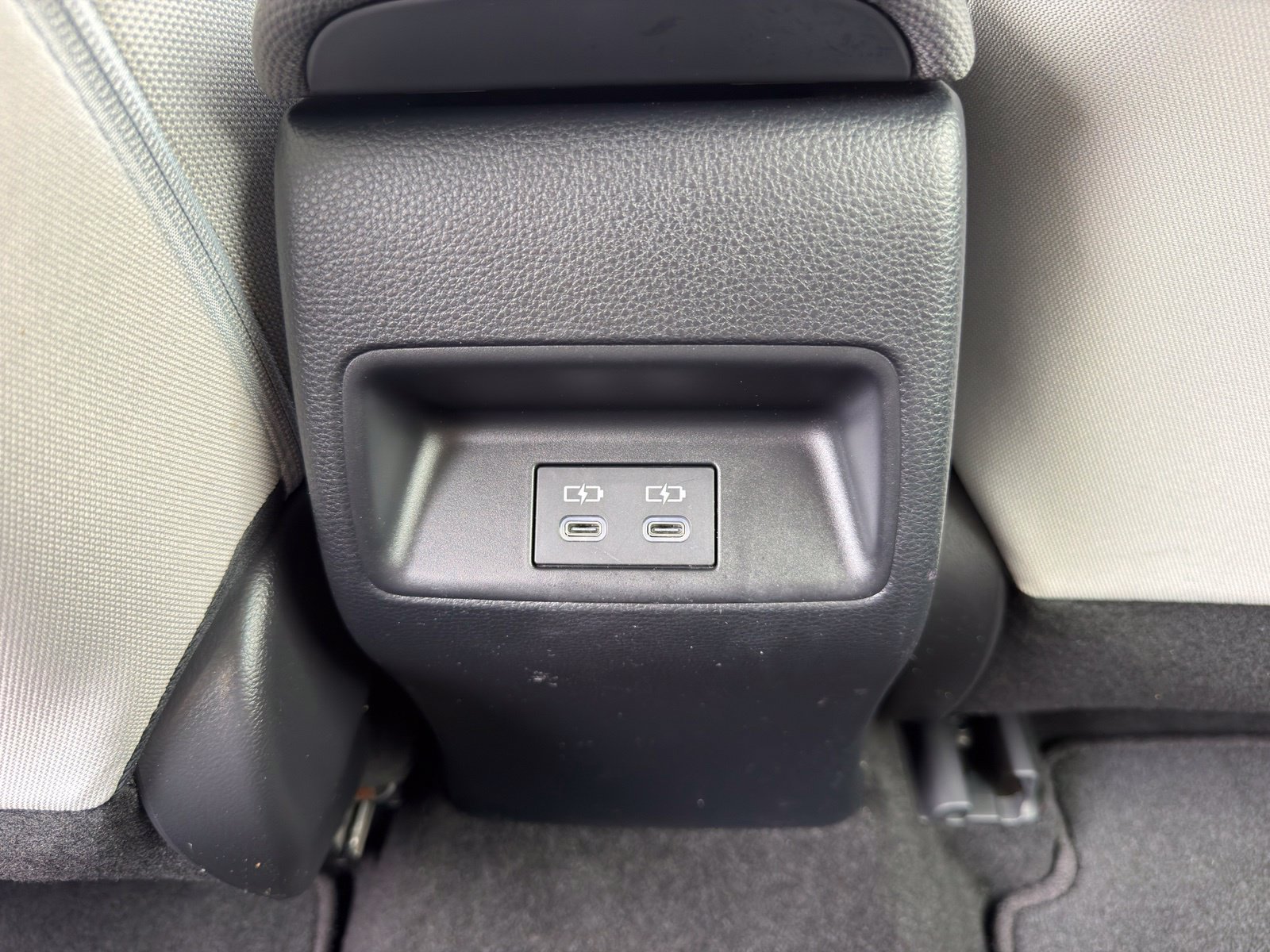 Used 2024 Toyota Corolla LE FWD image 3