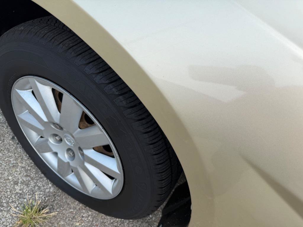 Used 2010 Chrysler Sebring Touring FWD image 8