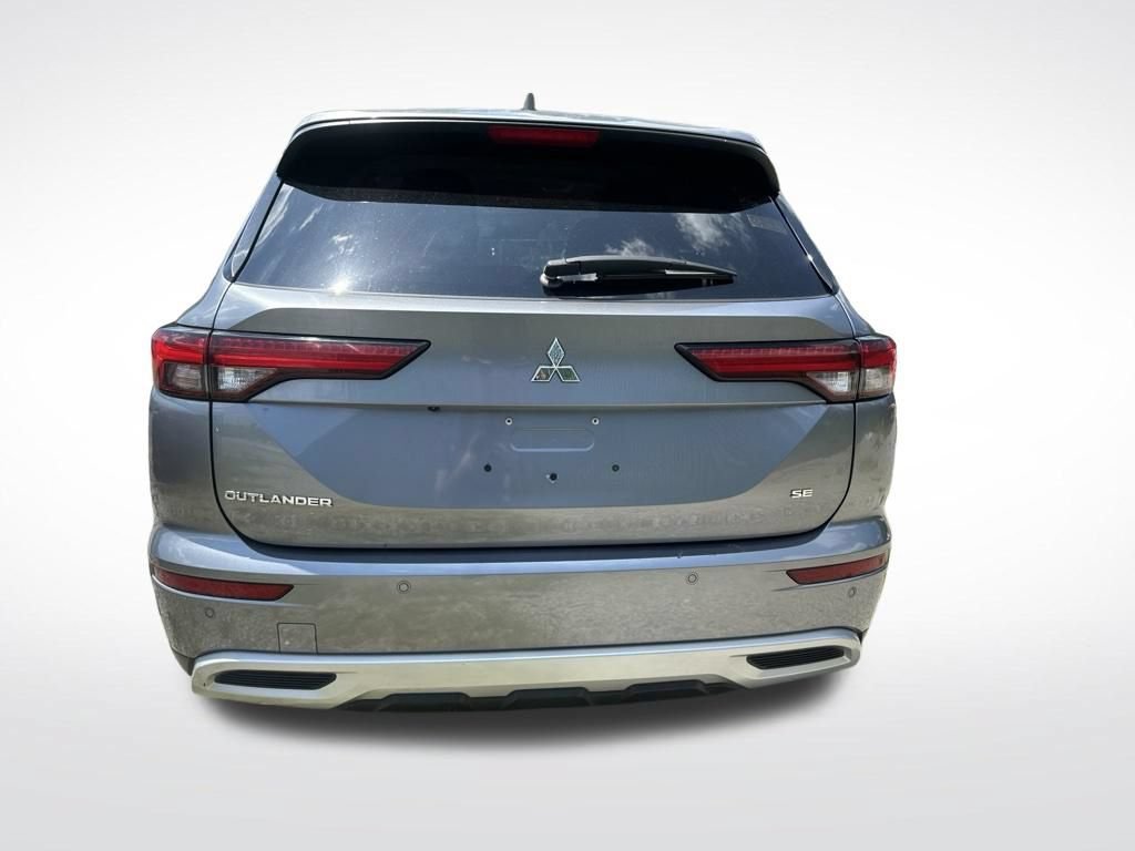 Used 2024 Mitsubishi Outlander SE AWD/4WD image 5