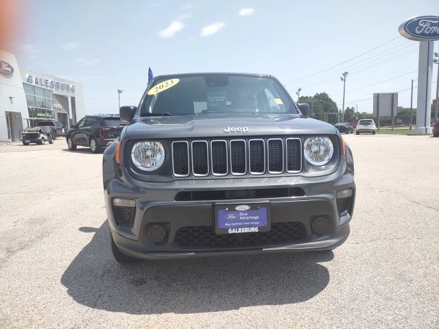 Used 2023 Jeep Renegade Latitude AWD/4WD image 8