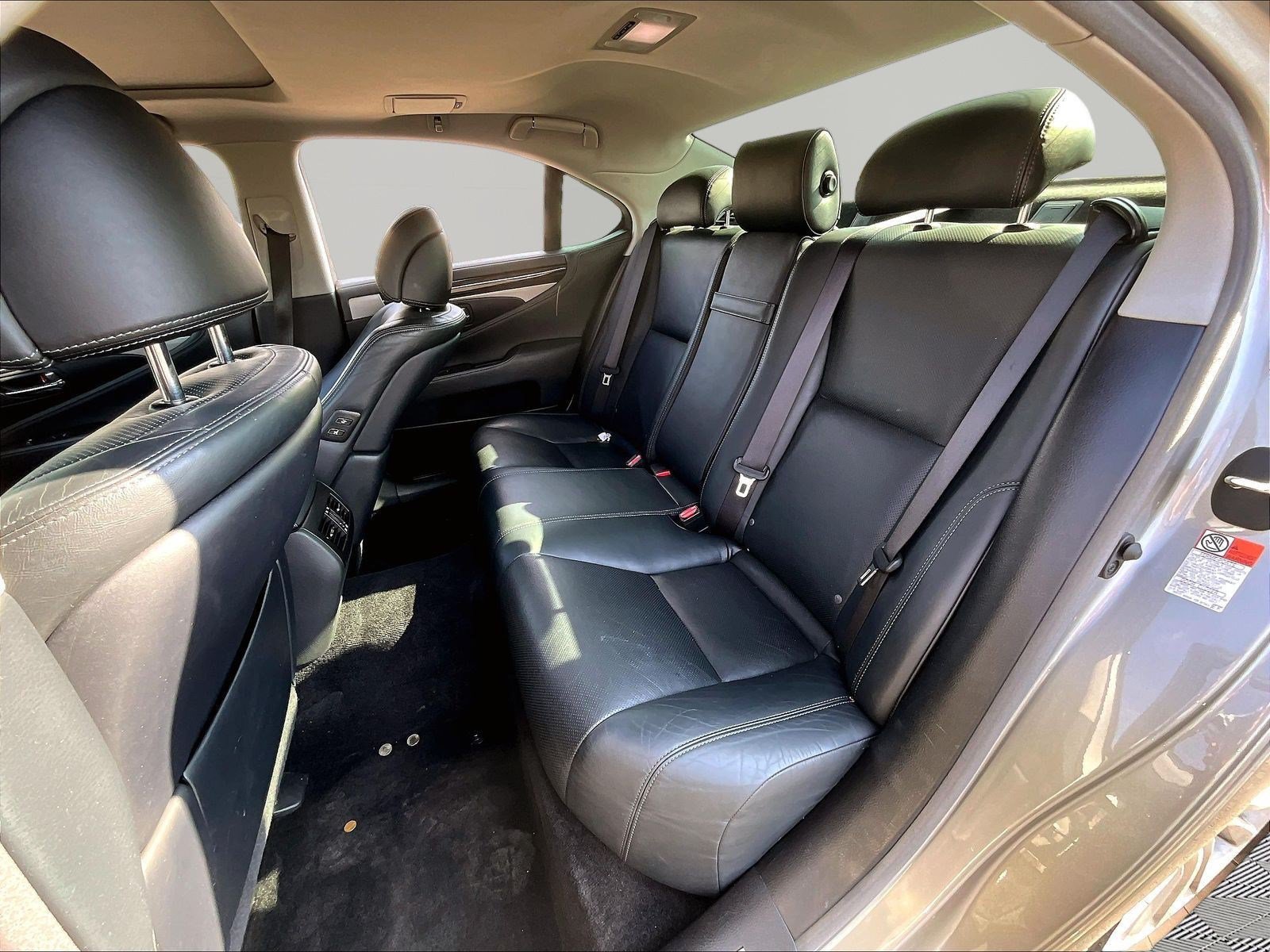 Used 2017 Lexus LS 460 AWD w/ Comfort Package image 21