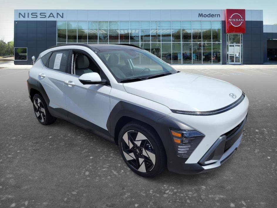 Used 2025 Hyundai Kona Limited FWD image 3
