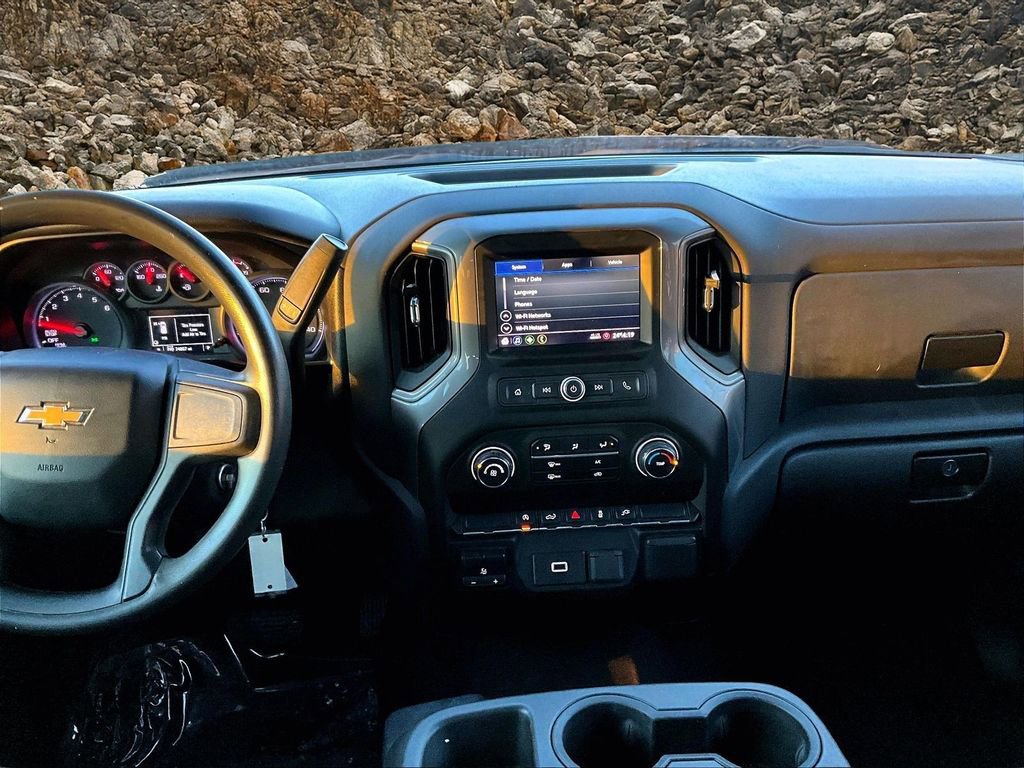 Used 2020 Chevrolet Silverado 1500 Custom w/ Custom Value Package image 6