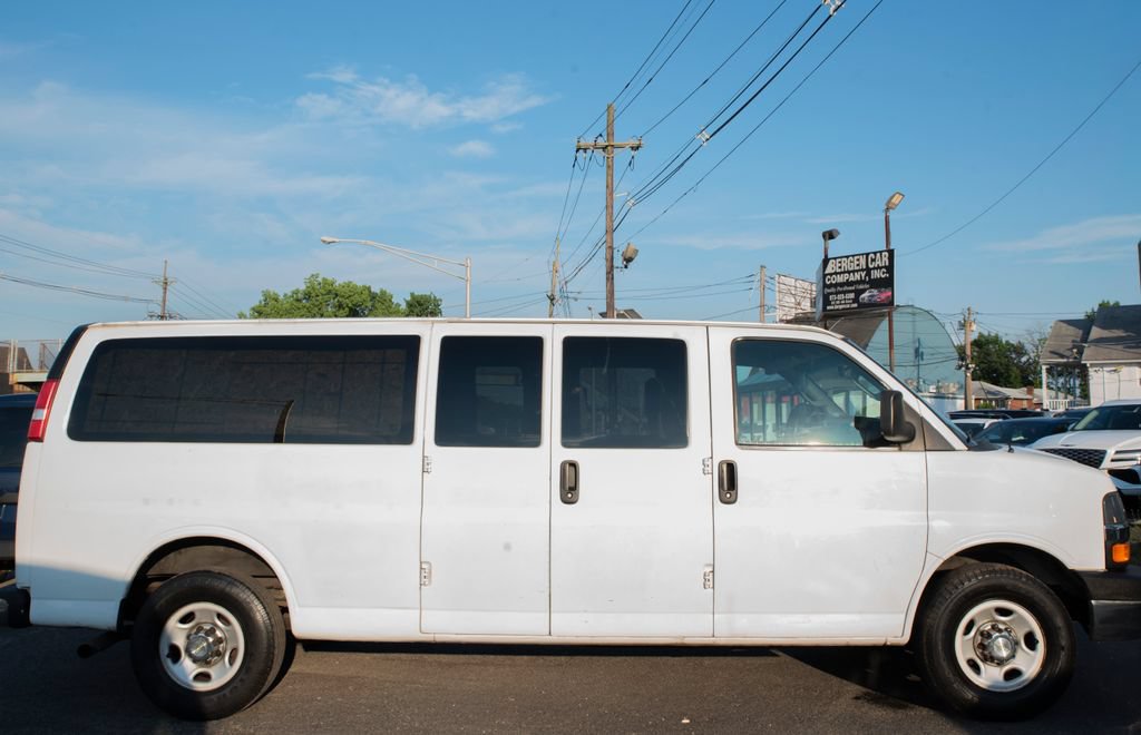 Used 2016 Chevrolet Express 3500 LT w/ LT Preferred Equipment Group RWD image 17