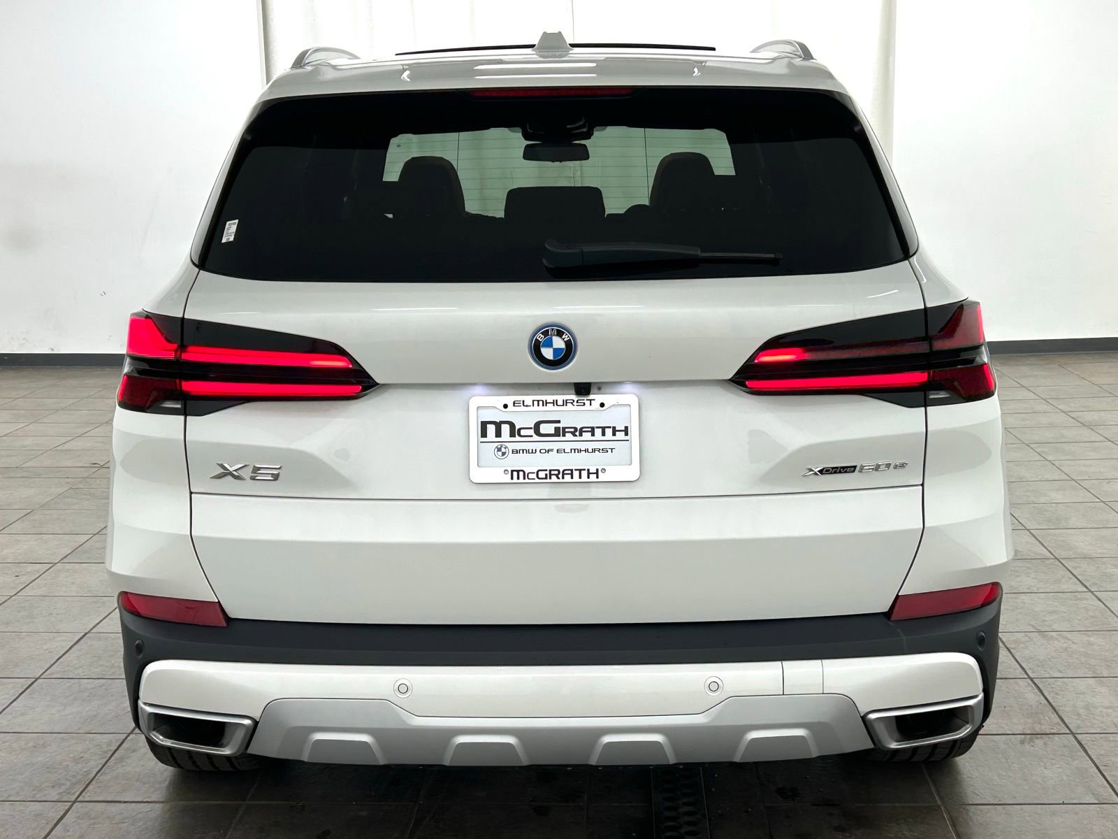 Used 2026 BMW X5 xDrive50e w/ Premium Package image 4