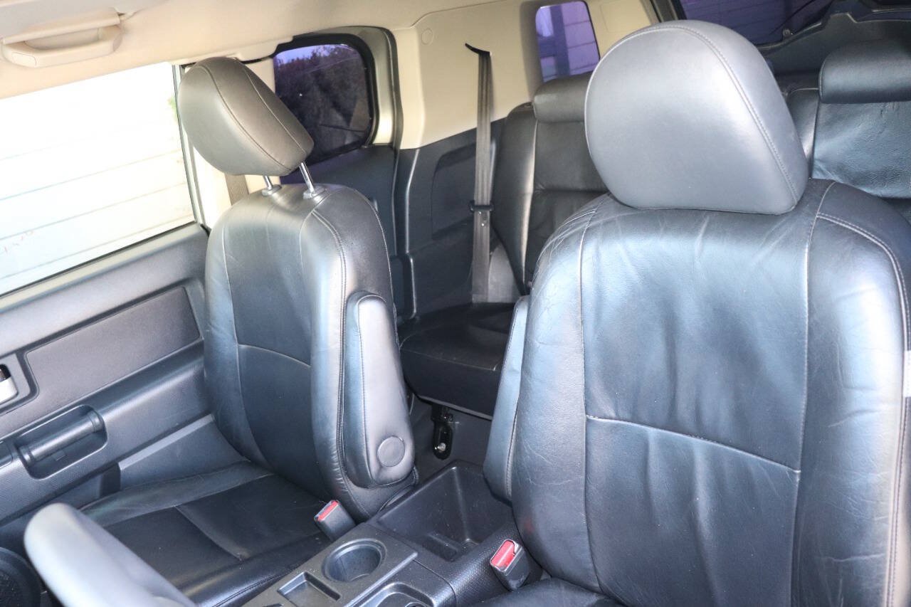 Used 2010 Toyota FJ Cruiser 4WD image 16