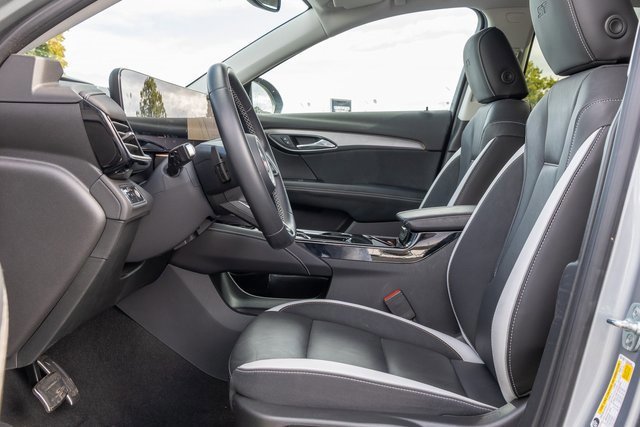 Certified 2025 Buick Envision Sport Touring image 6