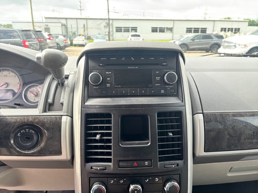 Used 2010 Dodge Grand Caravan SXT FWD image 26