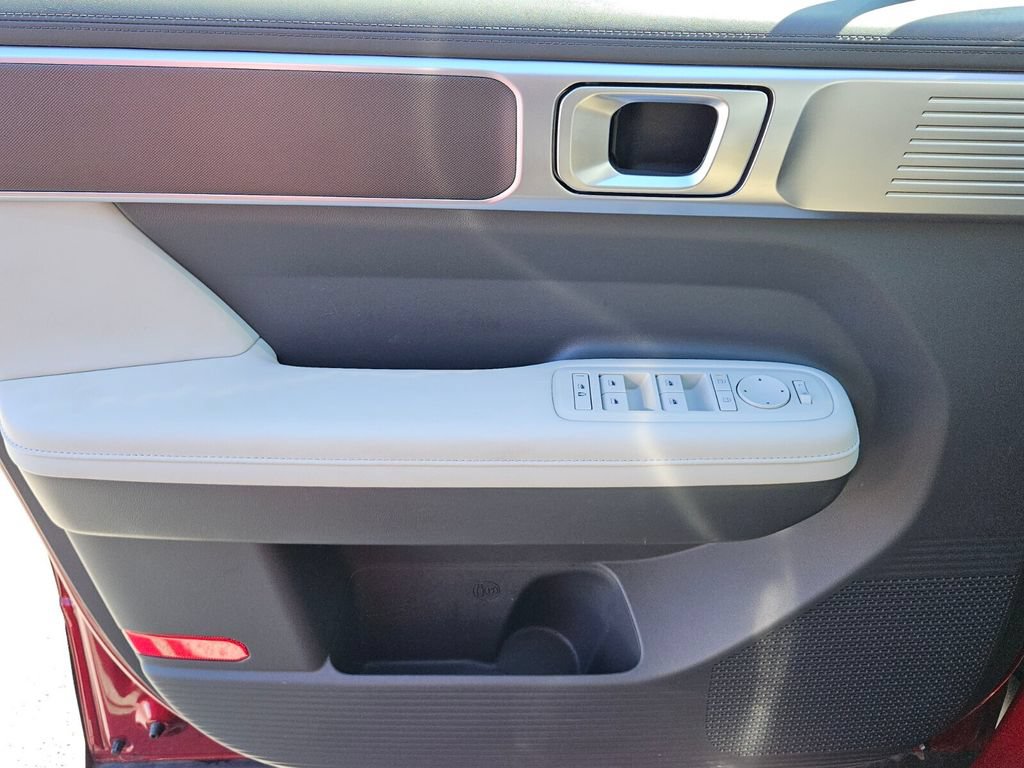 Used 2025 Hyundai Santa Fe SEL FWD image 26