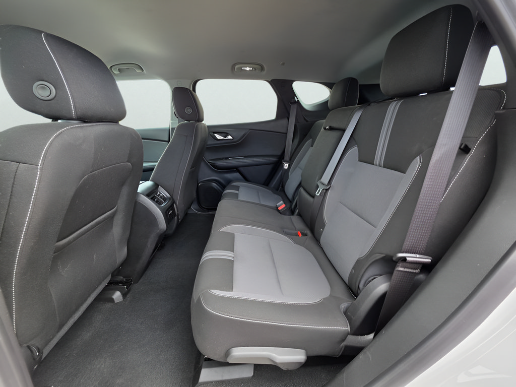 Used 2025 Chevrolet Blazer LT AWD/4WD image 16