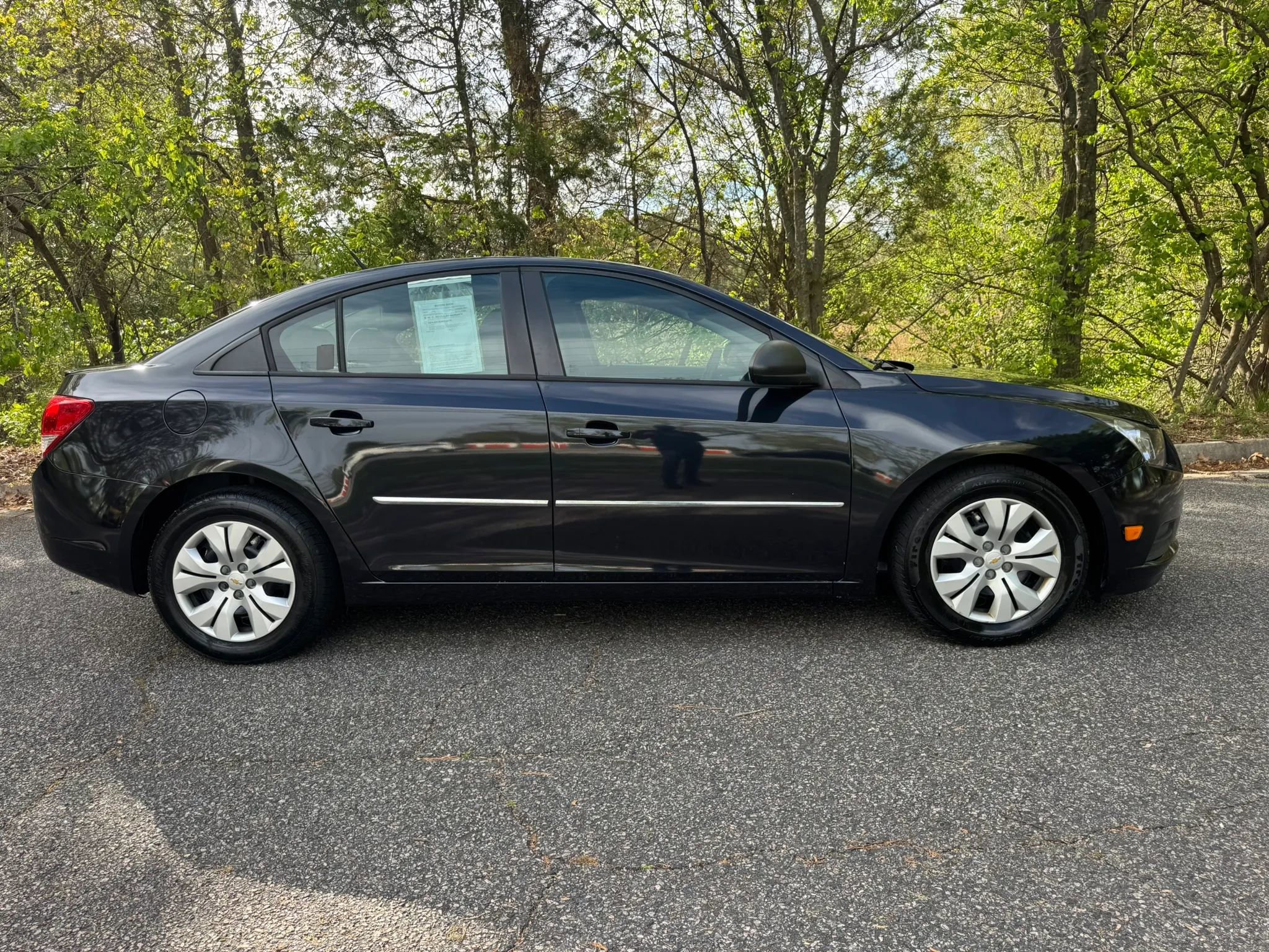 Used 2014 Chevrolet Cruze LS image 2