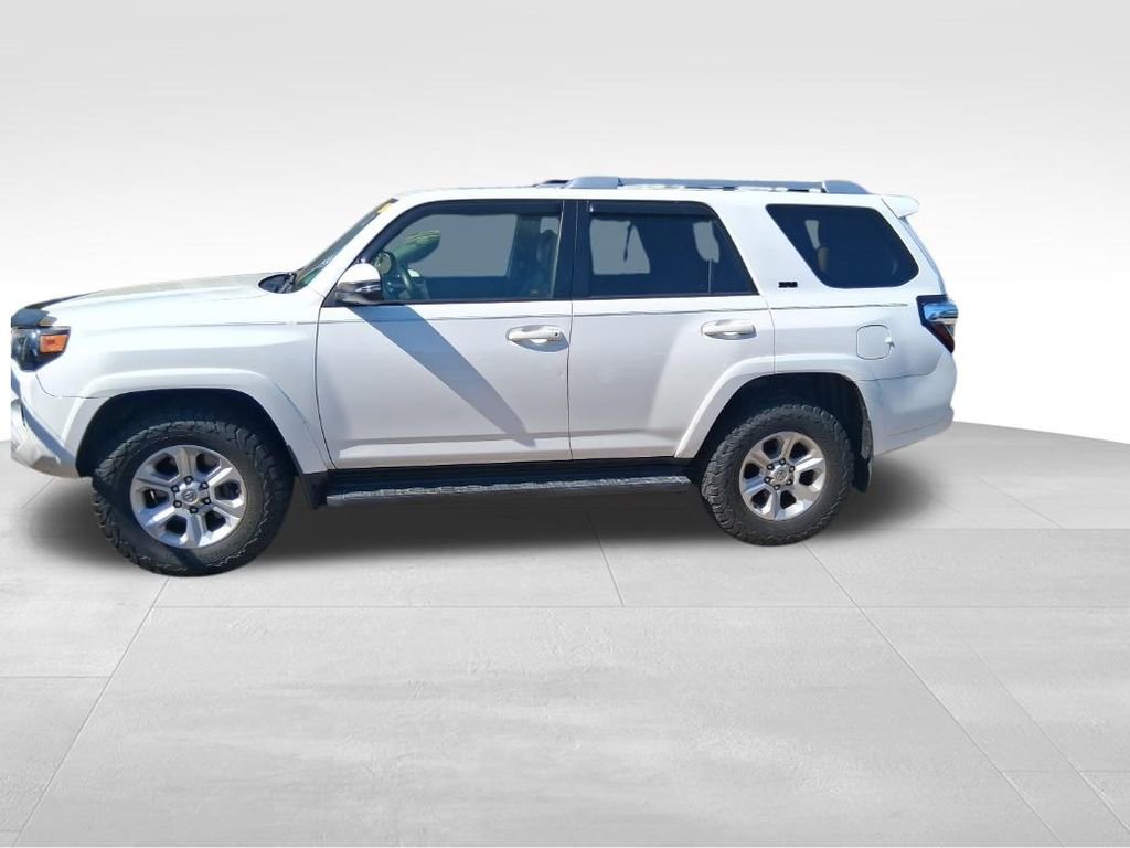Used 2018 Toyota 4Runner SR5 Premium image 17