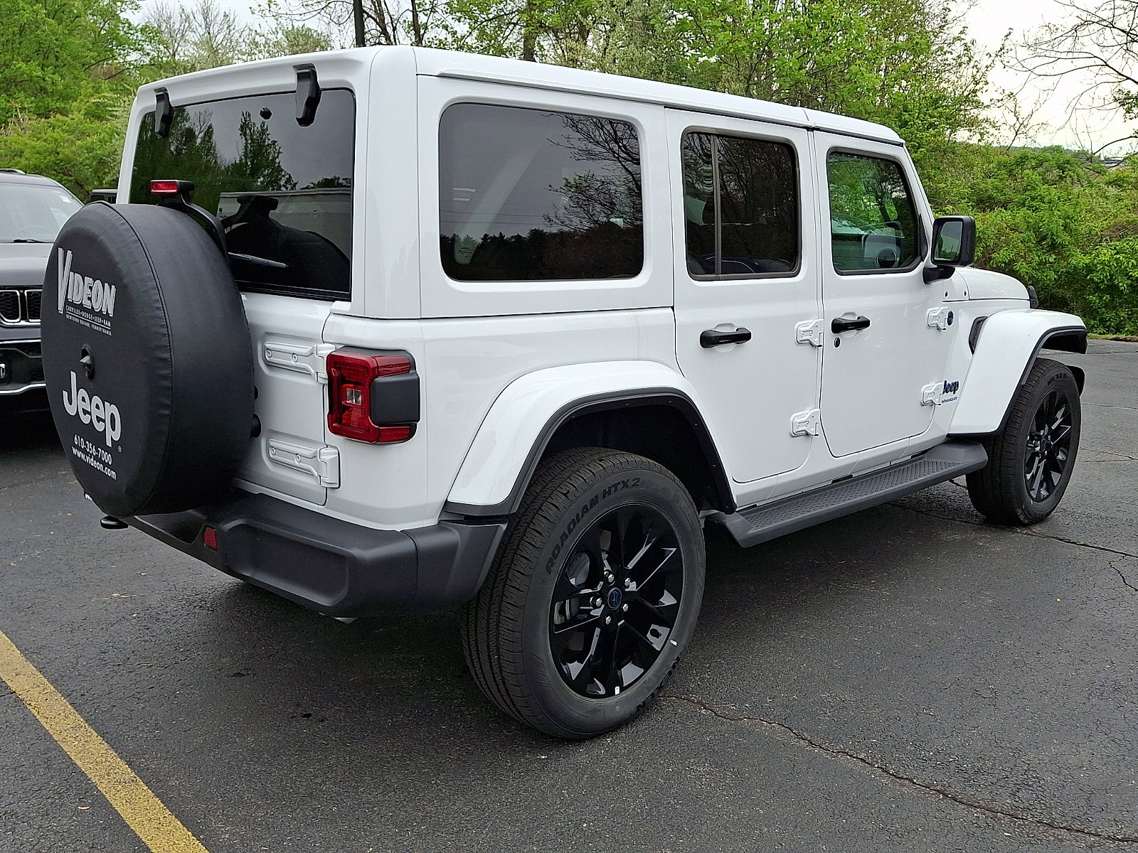 Certified 2025 Jeep Wrangler Unlimited Sahara AWD/4WD image 6