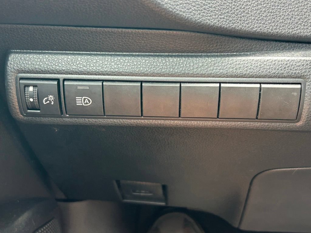 Used 2024 Toyota Corolla LE FWD image 29