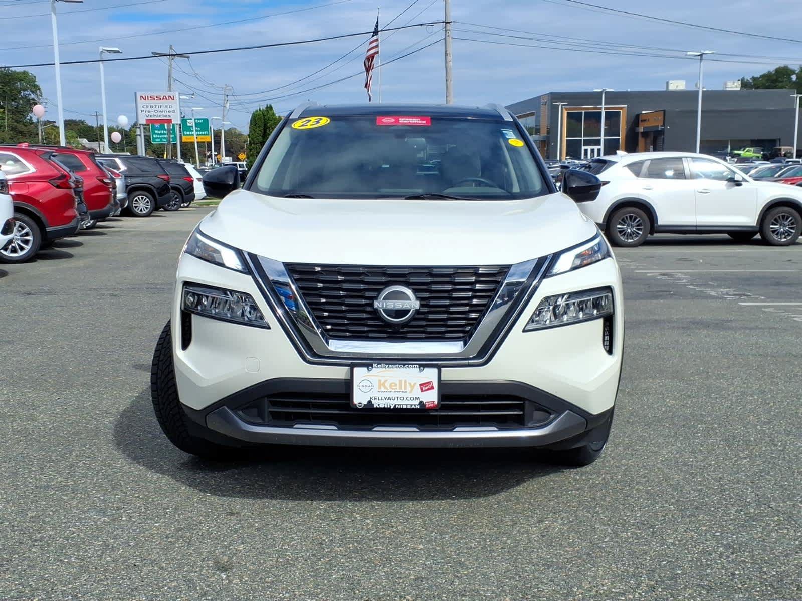 Used 2023 Nissan Rogue SL AWD/4WD image 2