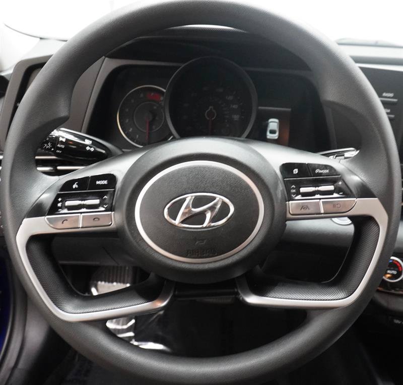 Used 2022 Hyundai Elantra SEL FWD image 12