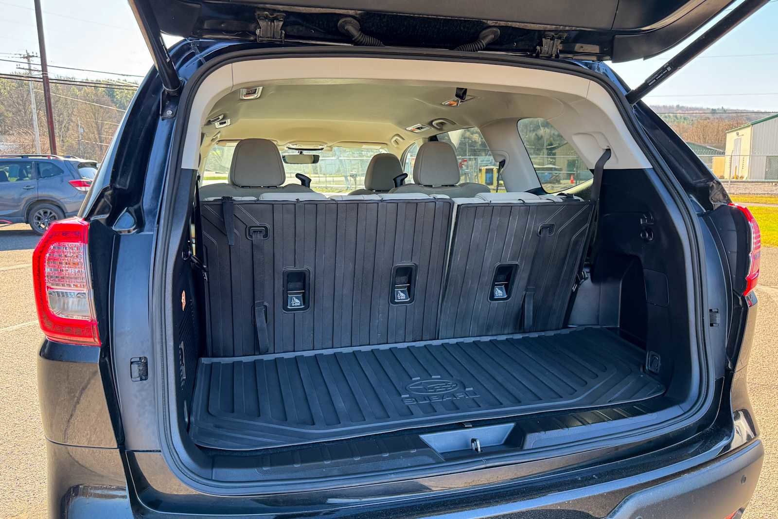 Certified 2022 Subaru Ascent Premium w/ Convenience Package image 12