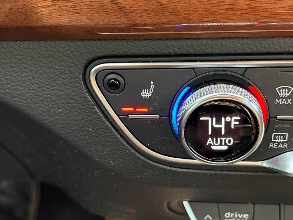 Used 2021 Audi Q5 e Premium Plus w/ Premium Plus Package image 16