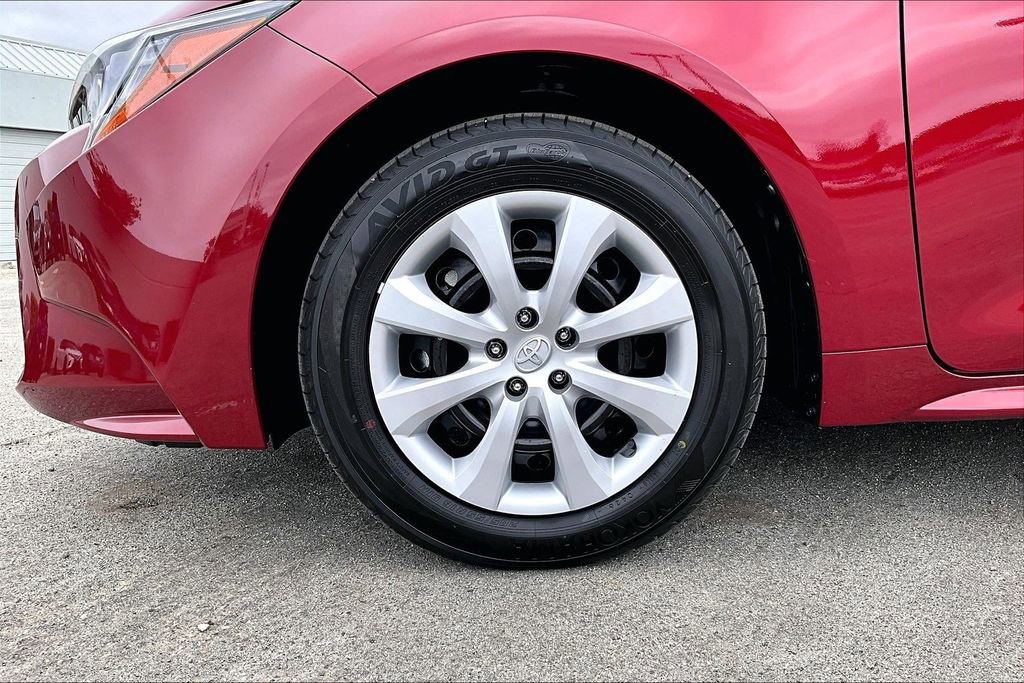 Used 2026 Toyota Corolla LE FWD image 12