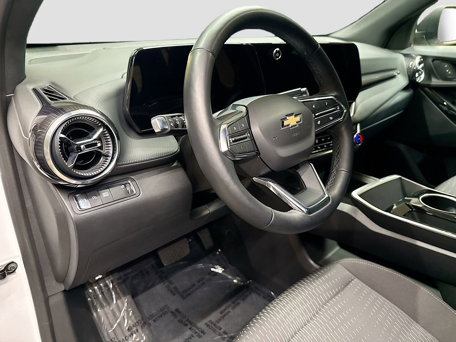 Used 2025 Chevrolet Equinox LT FWD image 10