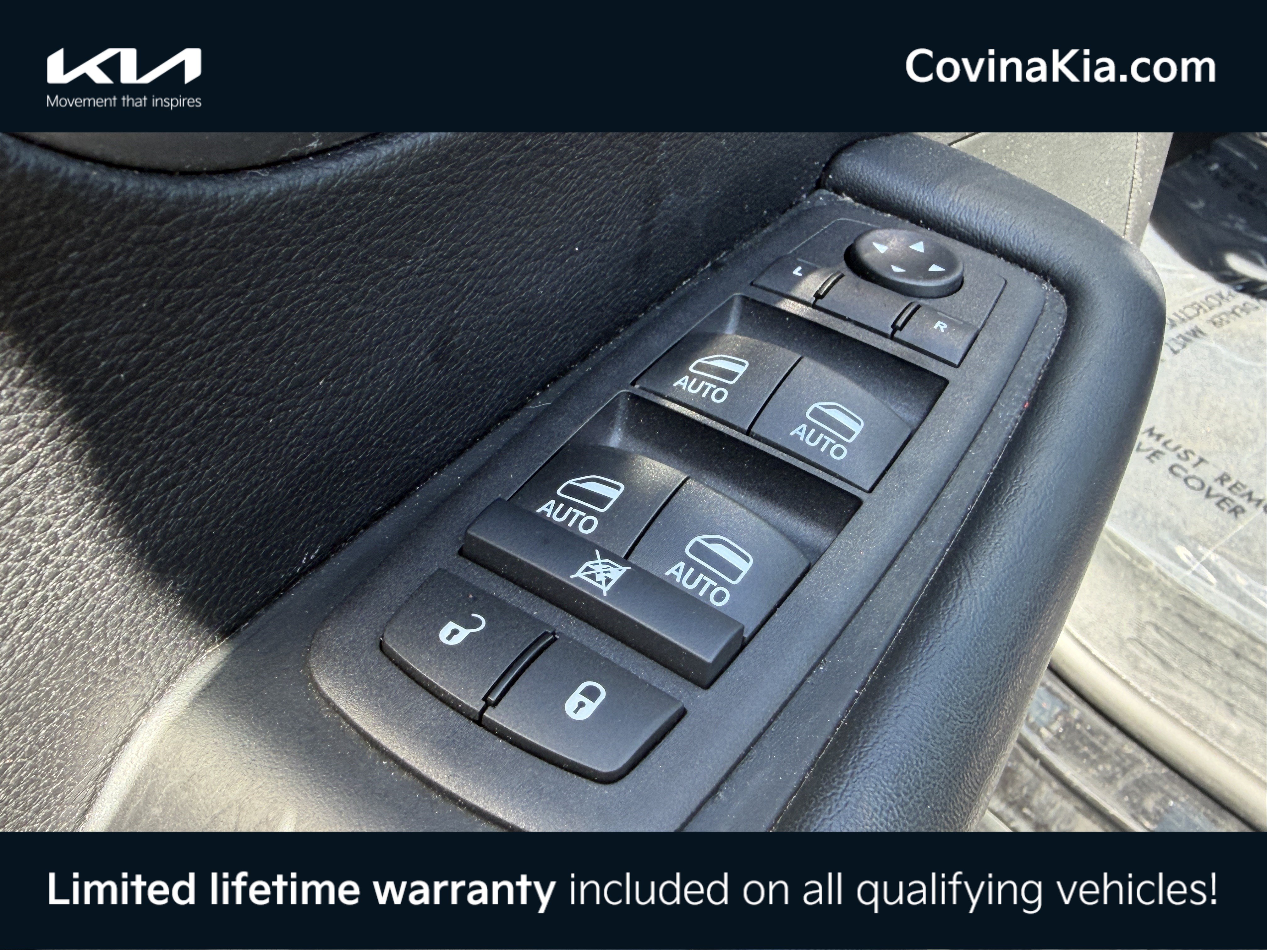 Used 2025 Chrysler Pacifica Select FWD image 14