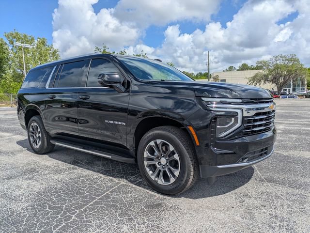 Used 2025 Chevrolet Suburban LT w/ Comfort Package image 1