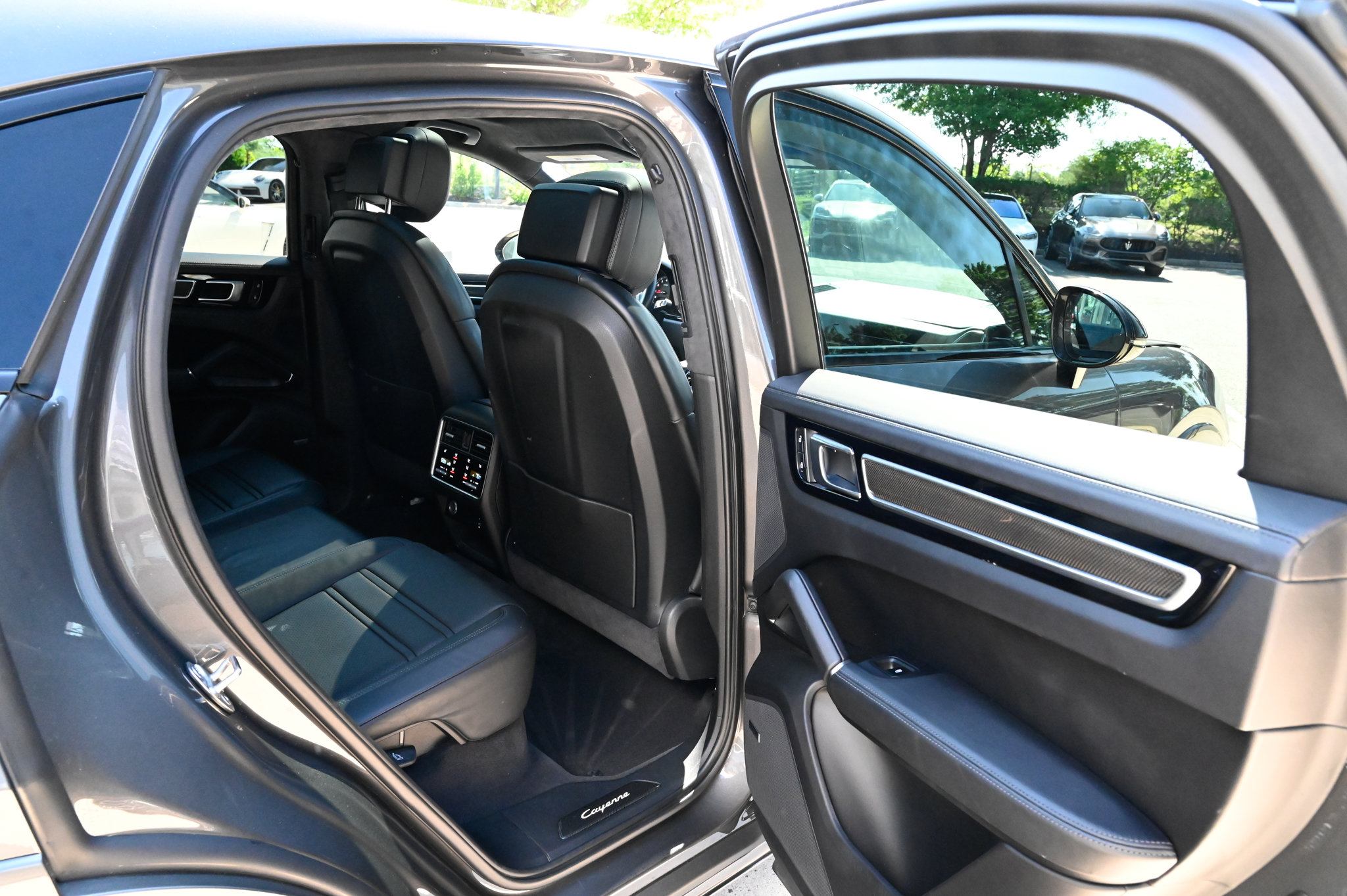 Used 2023 Porsche Cayenne GTS AWD/4WD image 50