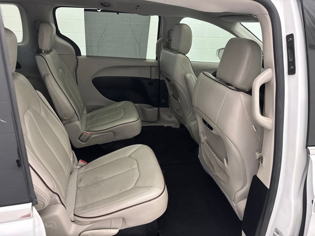 Used 2020 Chrysler Pacifica Limited FWD image 50