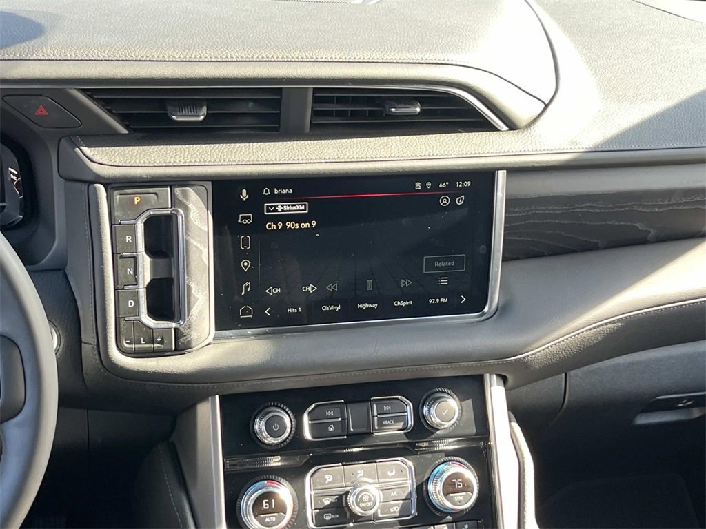 Used 2024 GMC Yukon XL Denali image 16