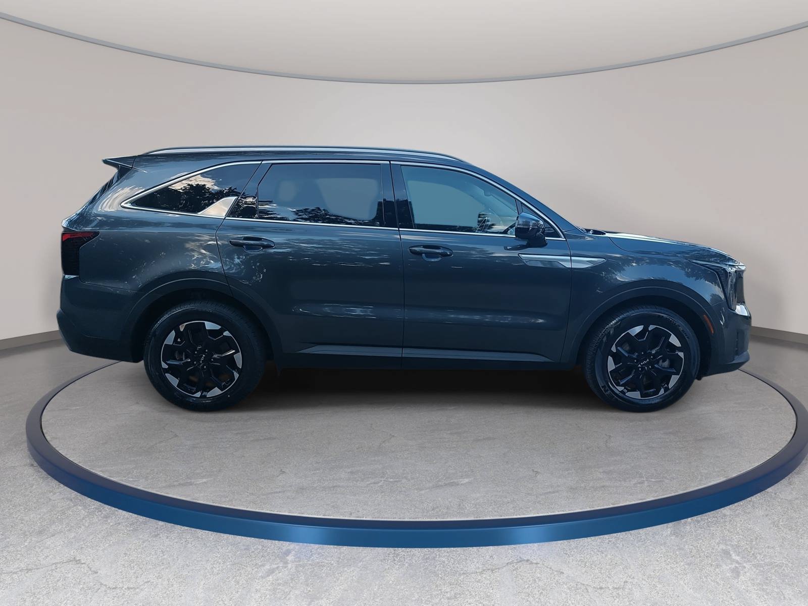 Used 2024 Kia Sorento S w/ Panoramic Sunroof Package FWD image 4