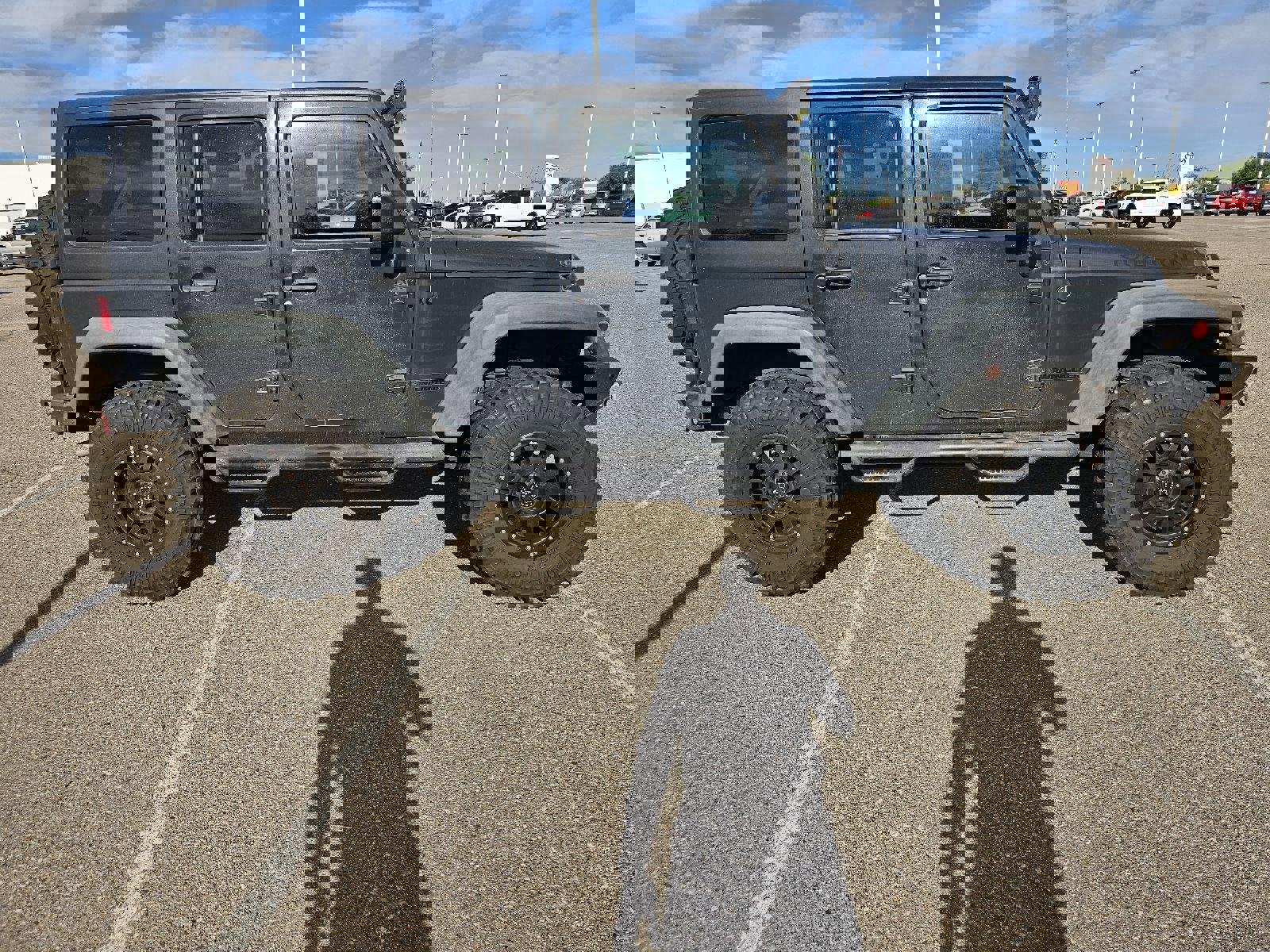 Used 2016 Jeep Wrangler Unlimited Rubicon w/ Connectivity Group AWD/4WD image 7