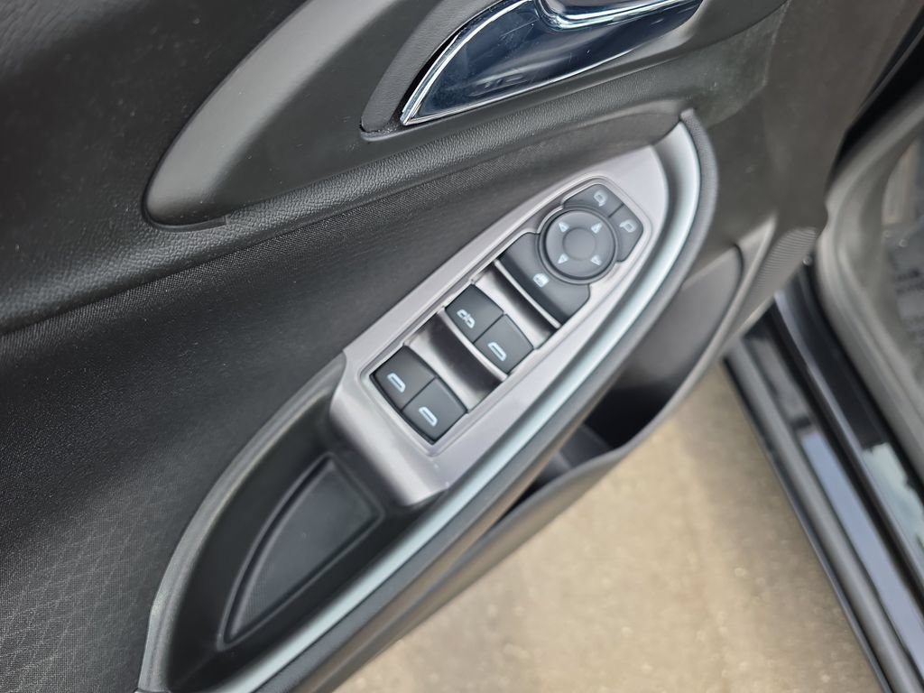 Used 2022 Chevrolet Malibu LT FWD image 11