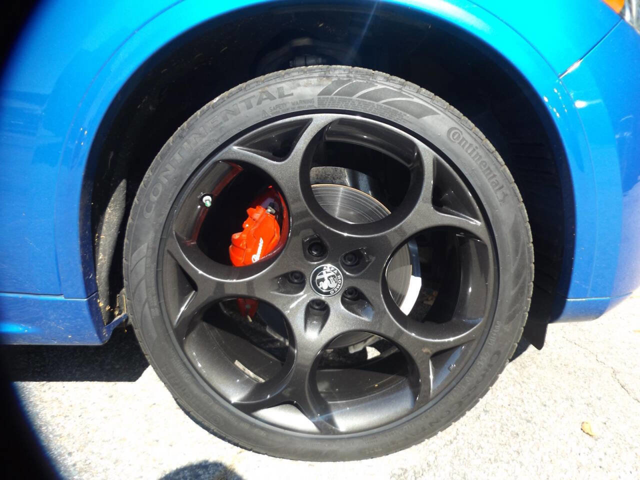 Used 2022 Alfa Romeo Stelvio Veloce image 28