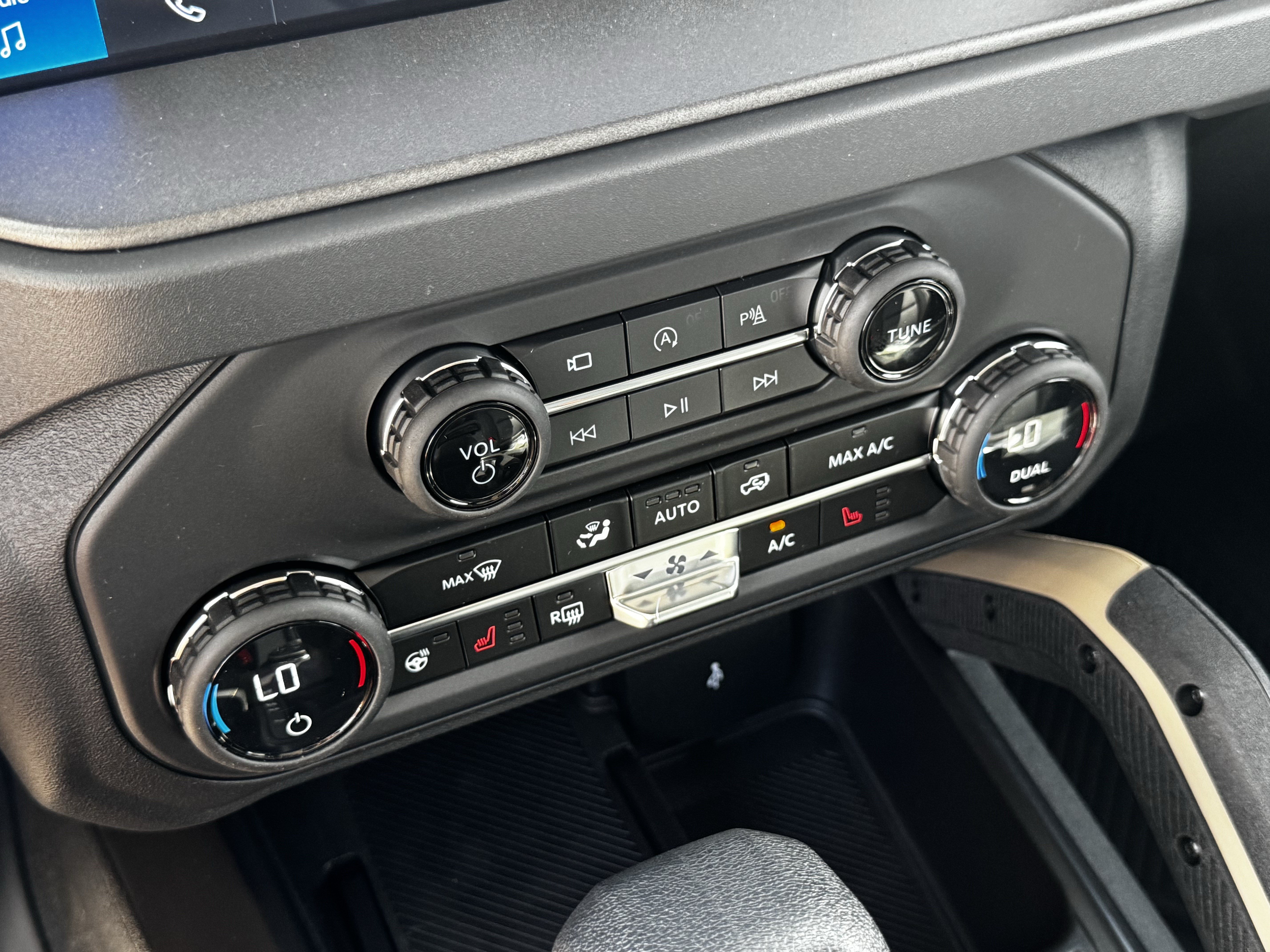 New 2026 Ford Bronco Badlands AWD/4WD image 19