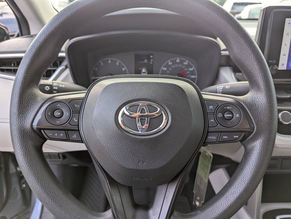 Used 2023 Toyota Corolla Cross L FWD image 32