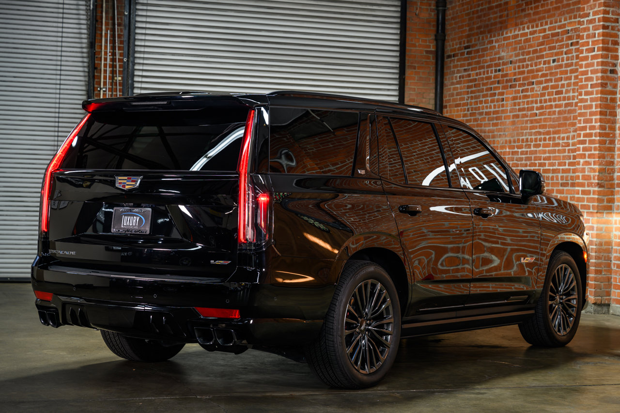 Used 2024 Cadillac Escalade V w/ LPO, Floor Liner Package image 8