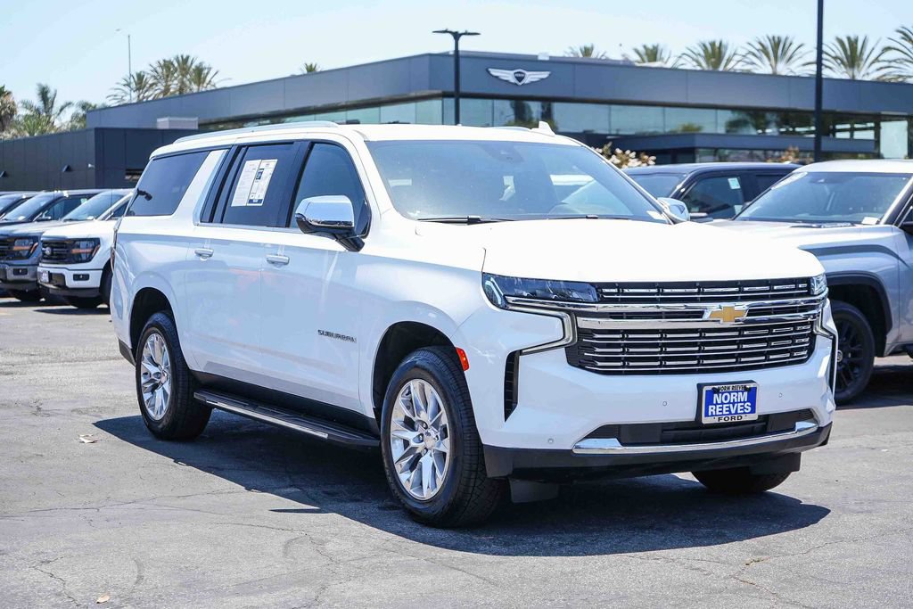 Used 2024 Chevrolet Suburban Premier RWD image 3