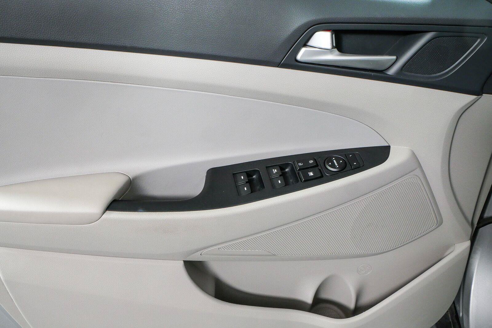 Used 2021 Hyundai Tucson SEL FWD image 9