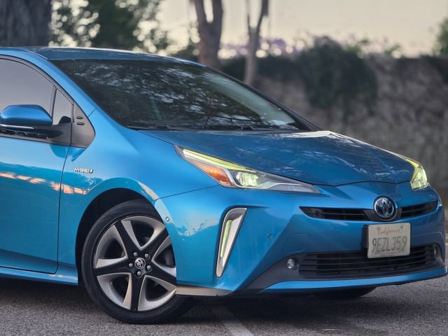 Used 2022 Toyota Prius XLE FWD image 3