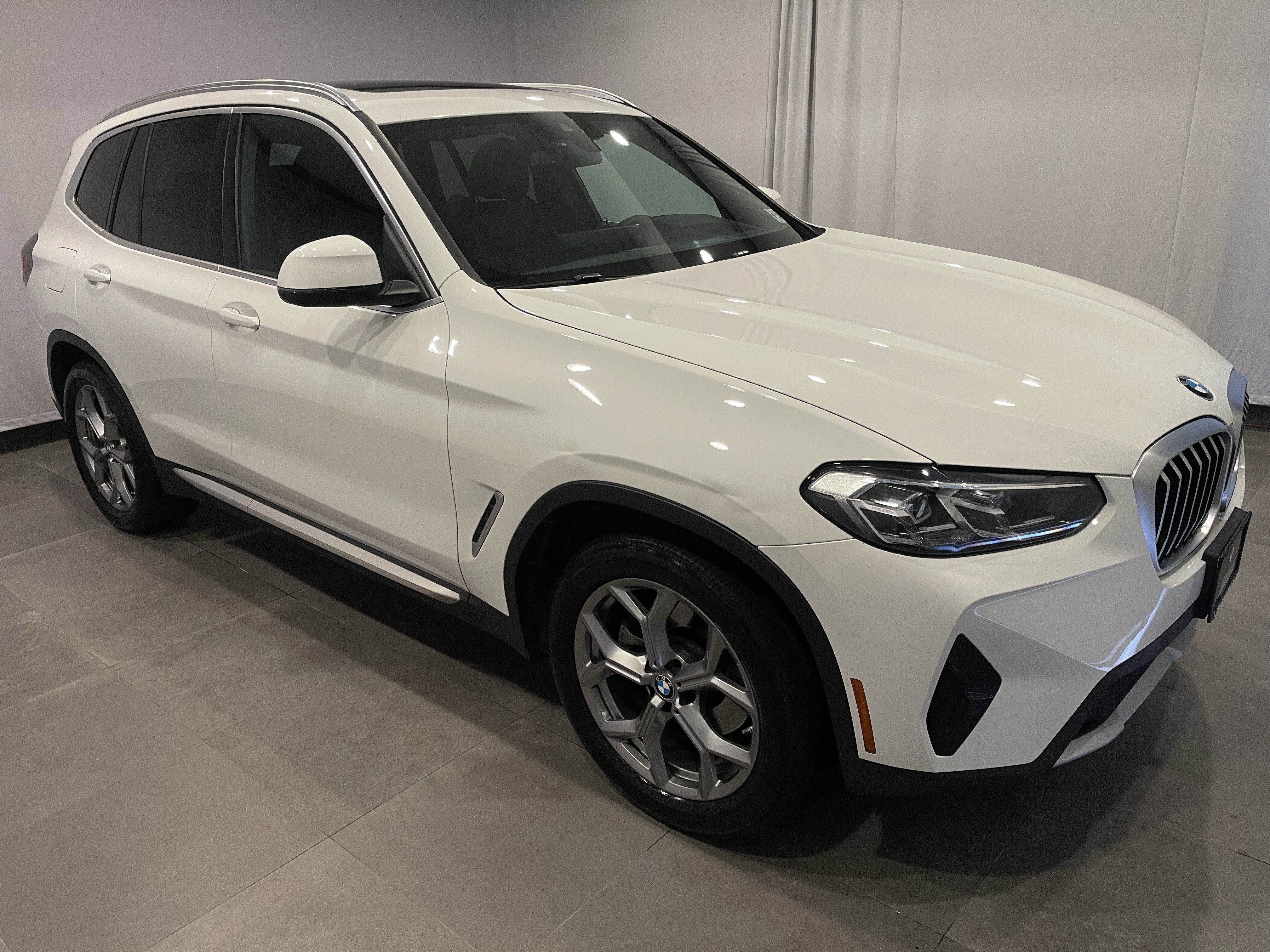 Certified 2024 BMW X3 xDrive30i w/ Premium Package AWD/4WD image 3