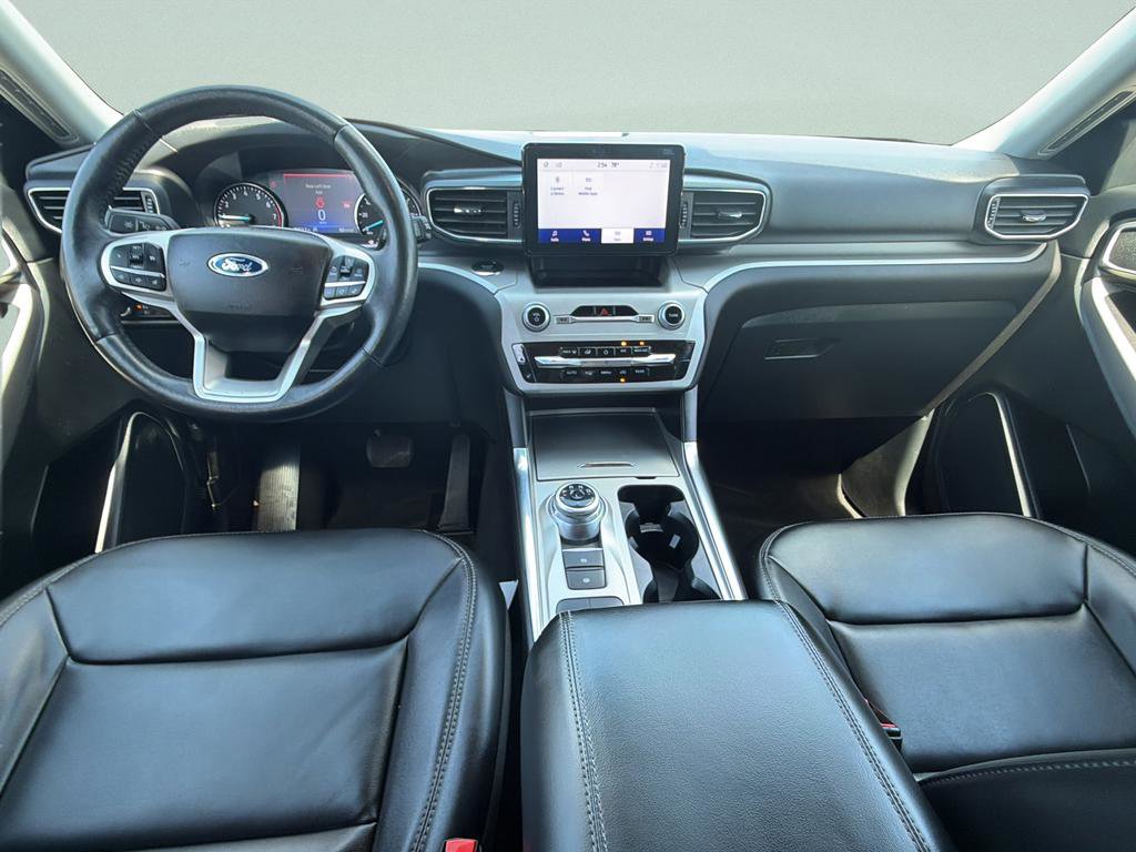 Used 2024 Ford Explorer XLT w/ Equipment Group 202A image 17