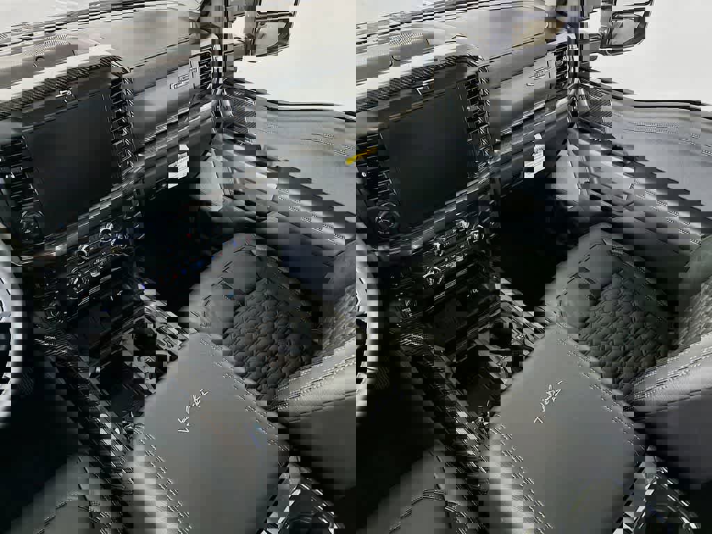 New 2026 Ford F250 Lariat w/ Black Appearance Package image 11