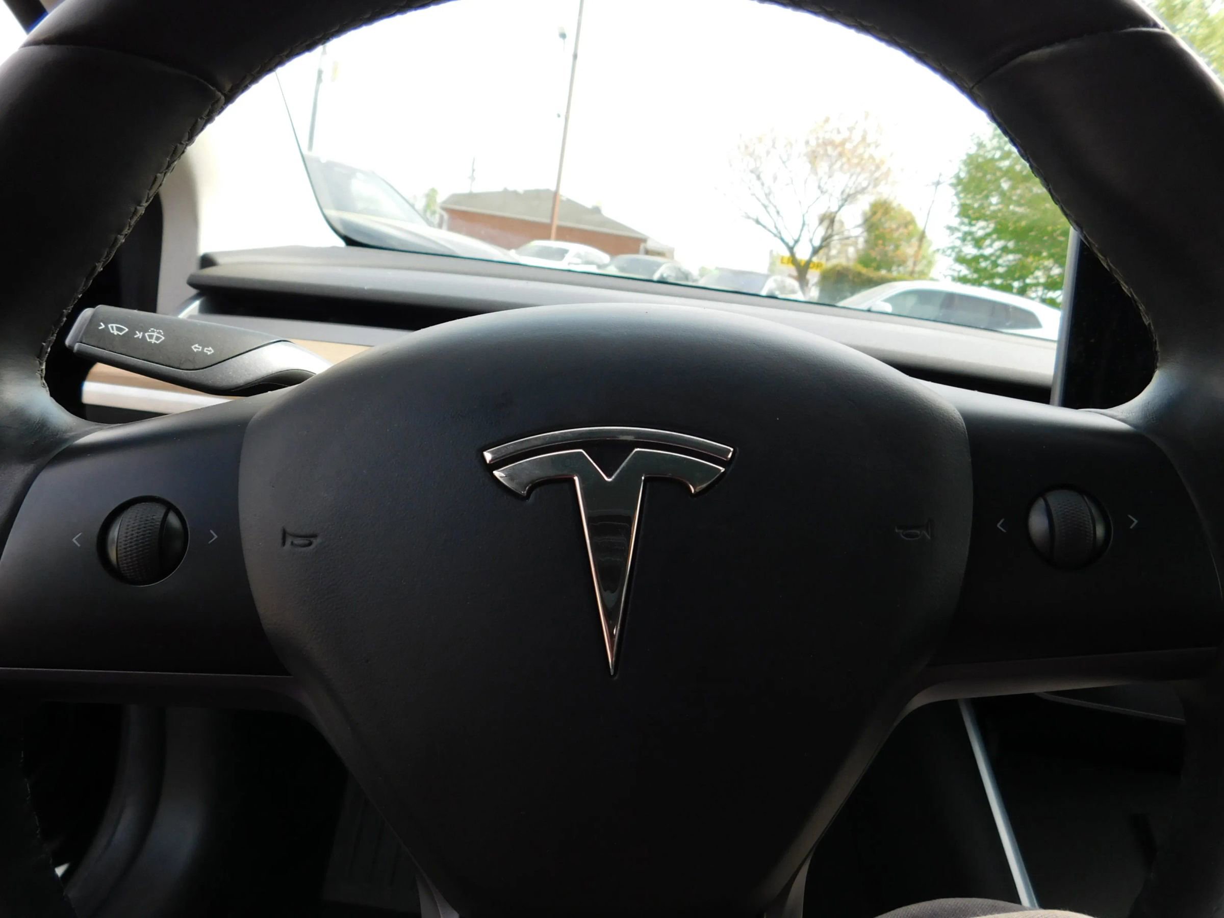 Used 2018 Tesla Model 3 Long Range RWD image 17