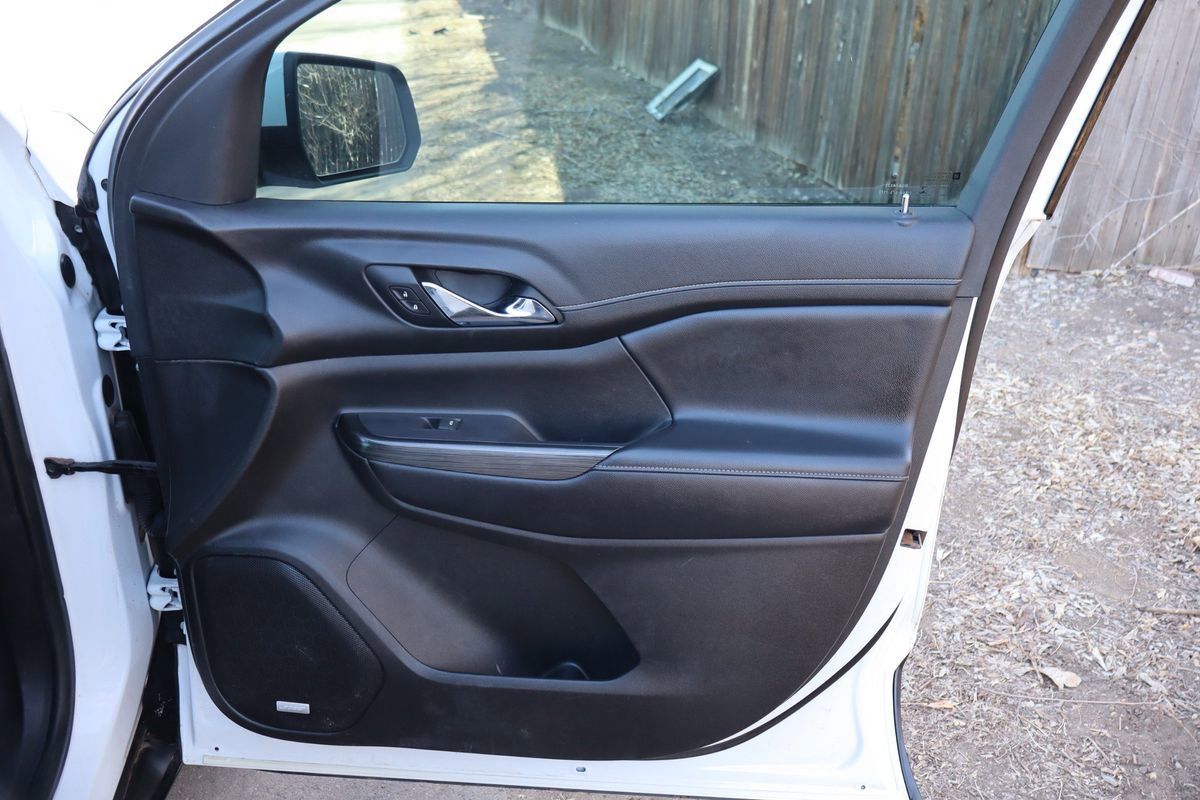 Used 2020 GMC Acadia SLT image 28
