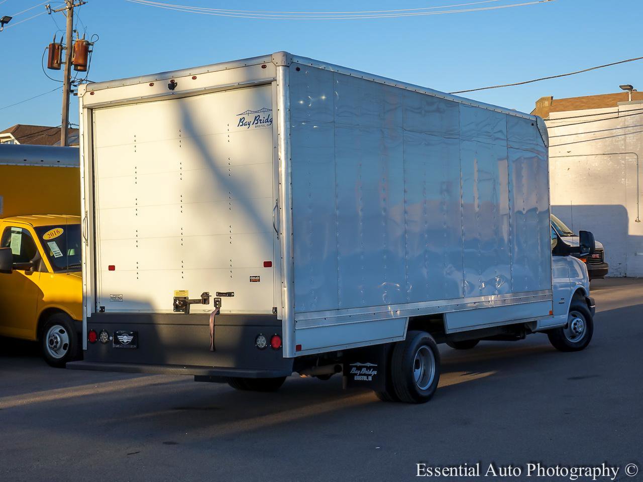Used 2021 Chevrolet Express 4500 w/ Power Convenience Package RWD image 8